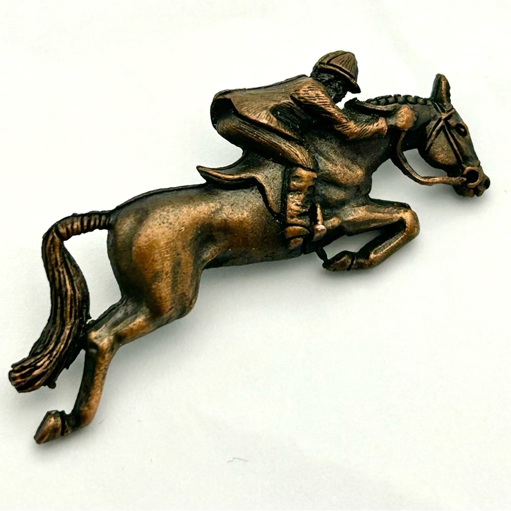 Horse Jumping Pendant - copper